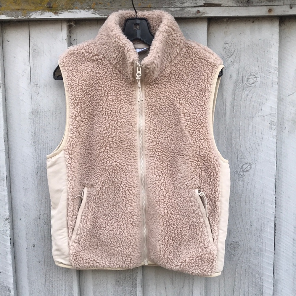 ARITZIA TNA Cody polar beige vest- size small